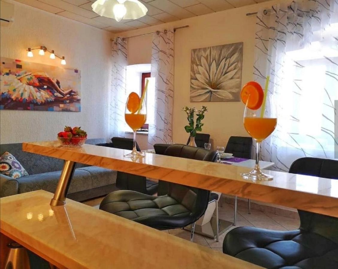 Holiday House Pasjak Sapjane Eksteriør bilde