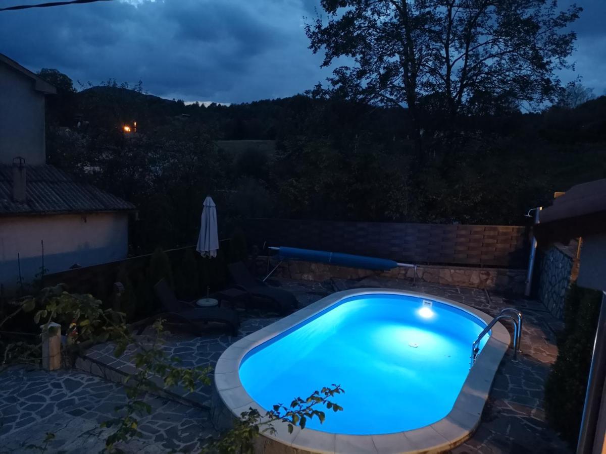 Holiday House Pasjak Sapjane Eksteriør bilde