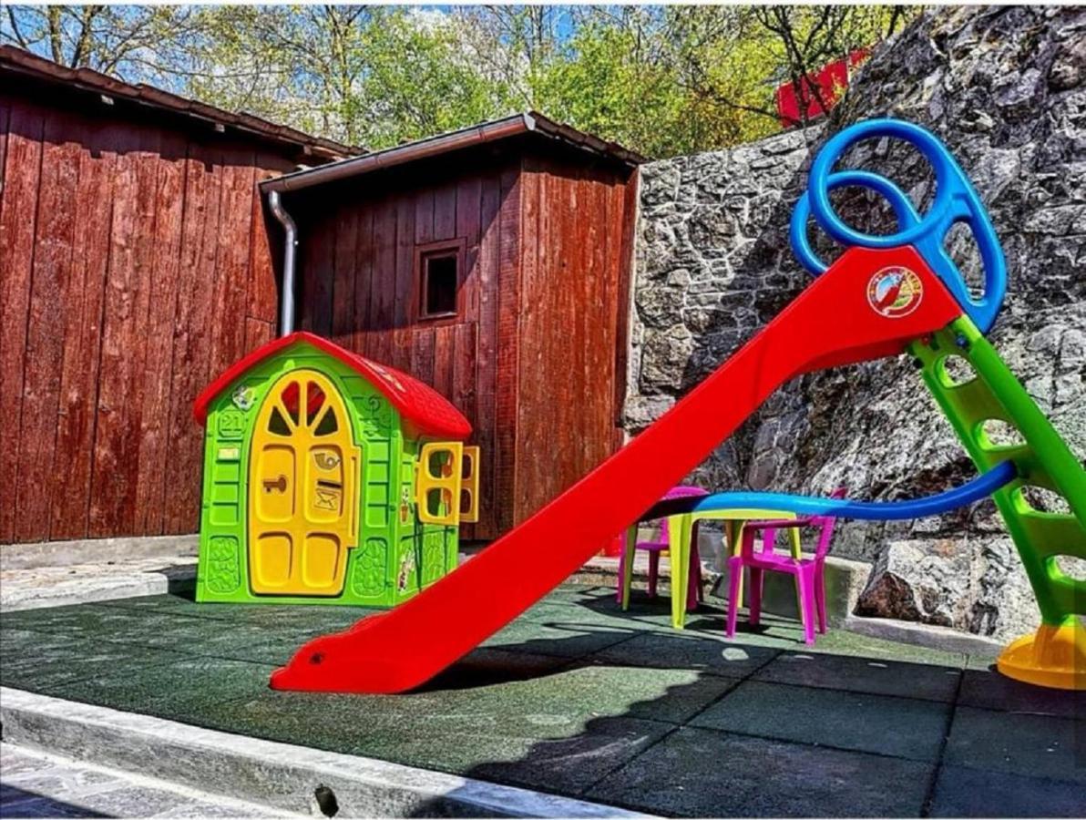 Holiday House Pasjak Sapjane Eksteriør bilde